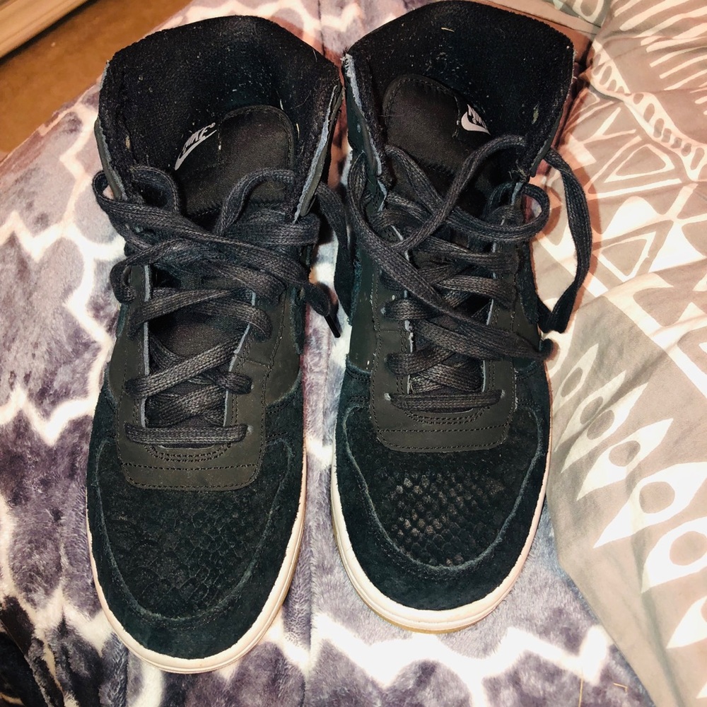tennis shoes